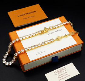 Louis Vuitton LV inlaid with diamond letters and flowers bracelet-3913